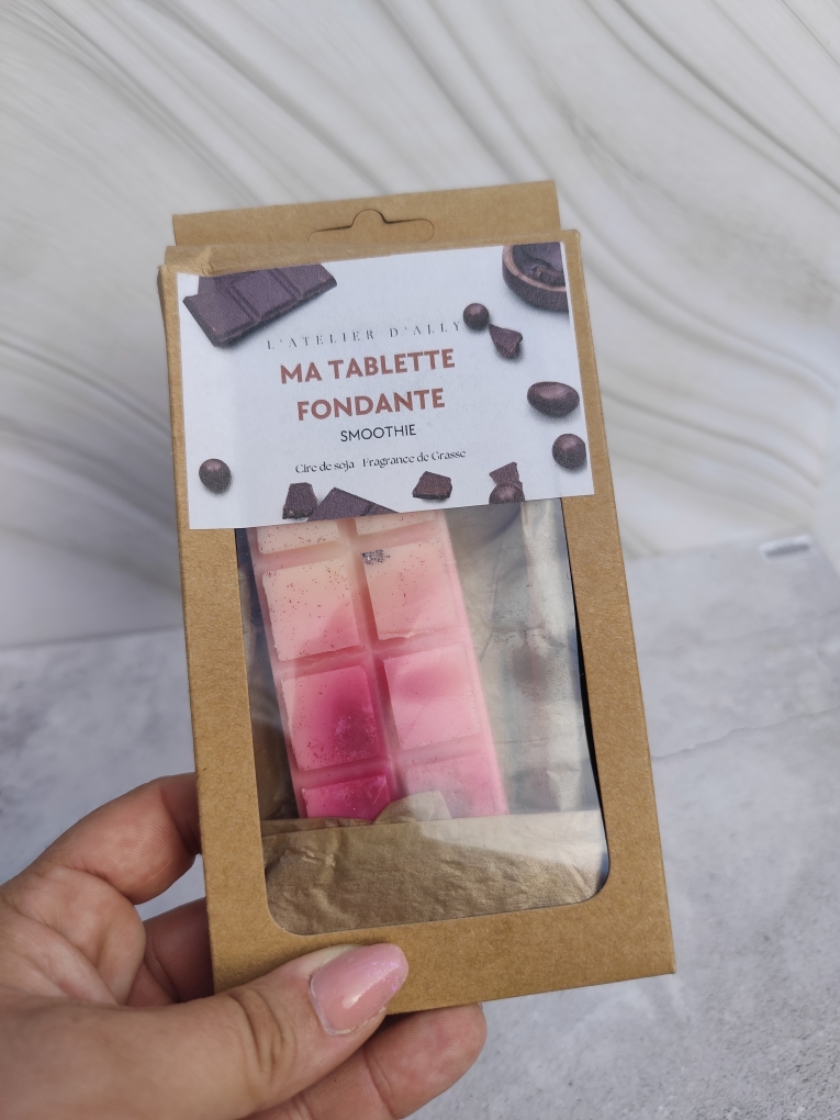 Tablette fondante parfum smoothie dans son emballage kraft à fenêtre