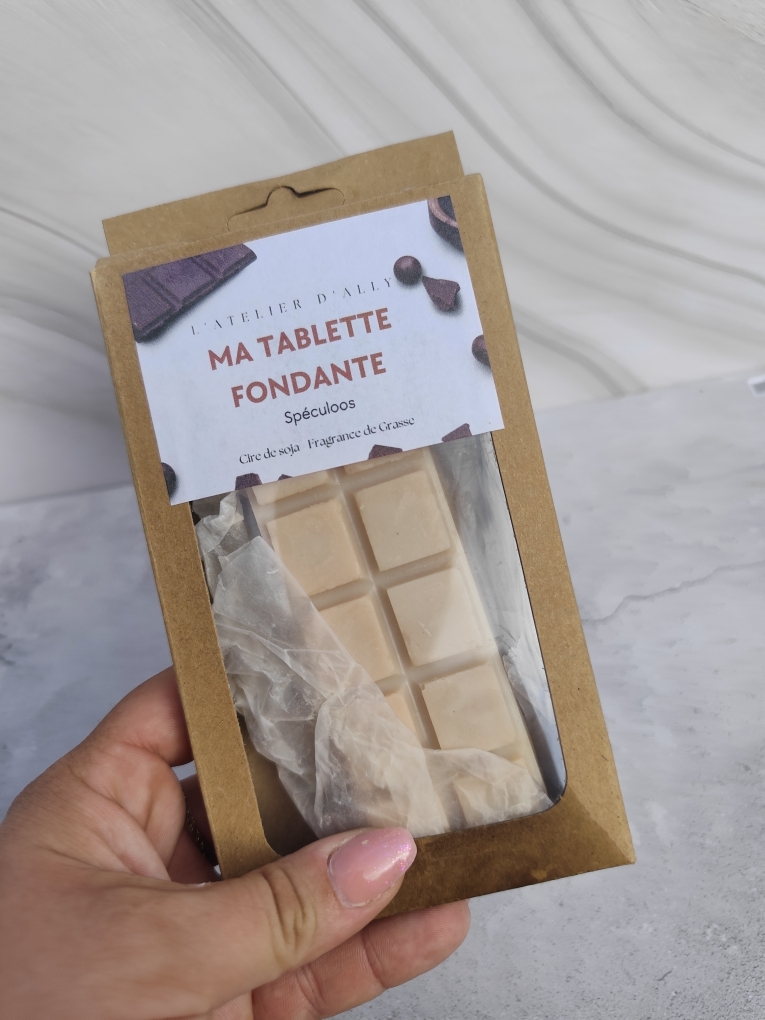 Tablette fondante parfum spéculoos dans son emballage kraft à fenêtre