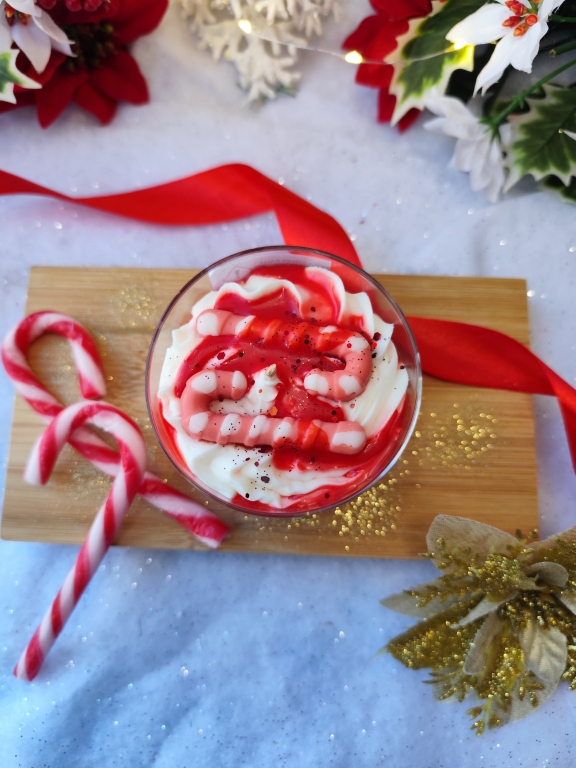 Bougie gourmande parfuméeSucre d'Orge en cire de soja, décoration Noël rouge et blanche