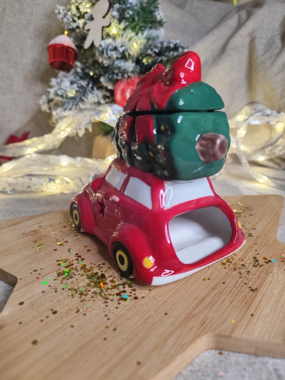 Vue arrière du brûleur Voiture de Noël avec ouverture pour bougie chauffe-plat