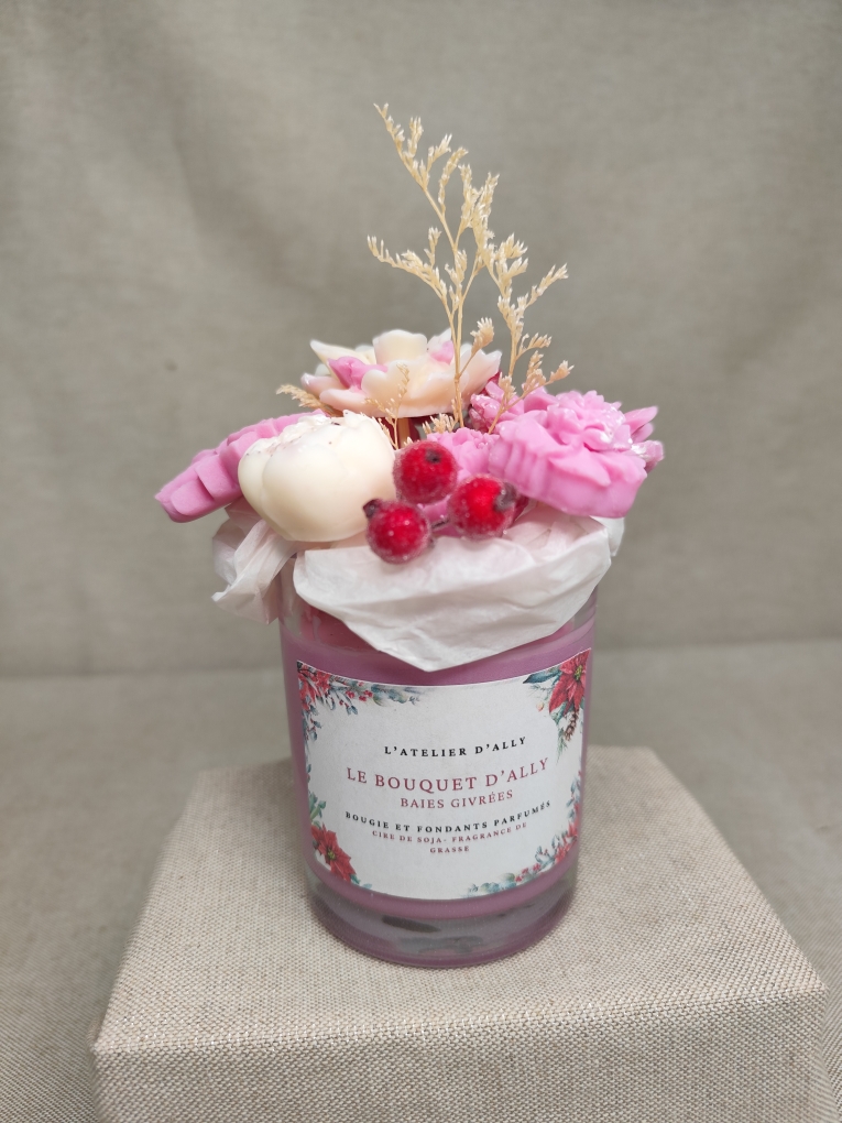 Vue de face du Bouquet d'Ally parfum Baies Givrées avec fleurs fondantes parfumées artisanales.