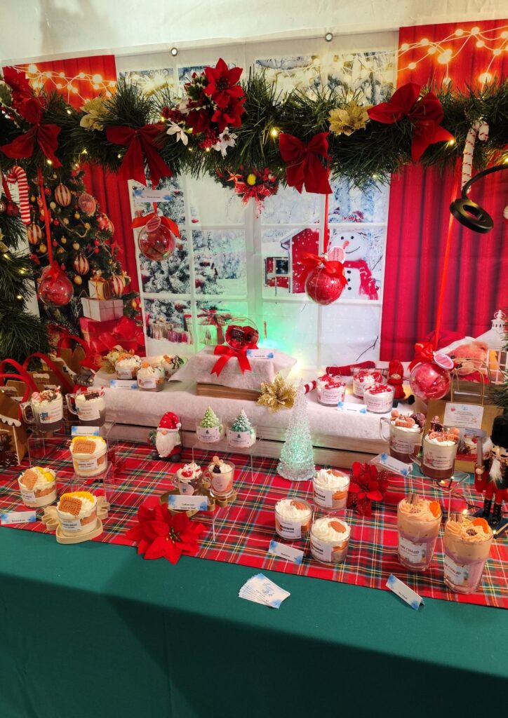 Premier stand de Noël de L'atelier d'Ally avec ses bougies goumandes